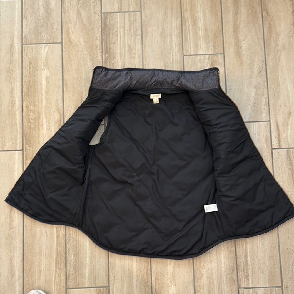 🦋Stylish J. Crew Down Quilted Vest in Charcoal with Gold Zipper Accent🦋 - Picture 6 of 8